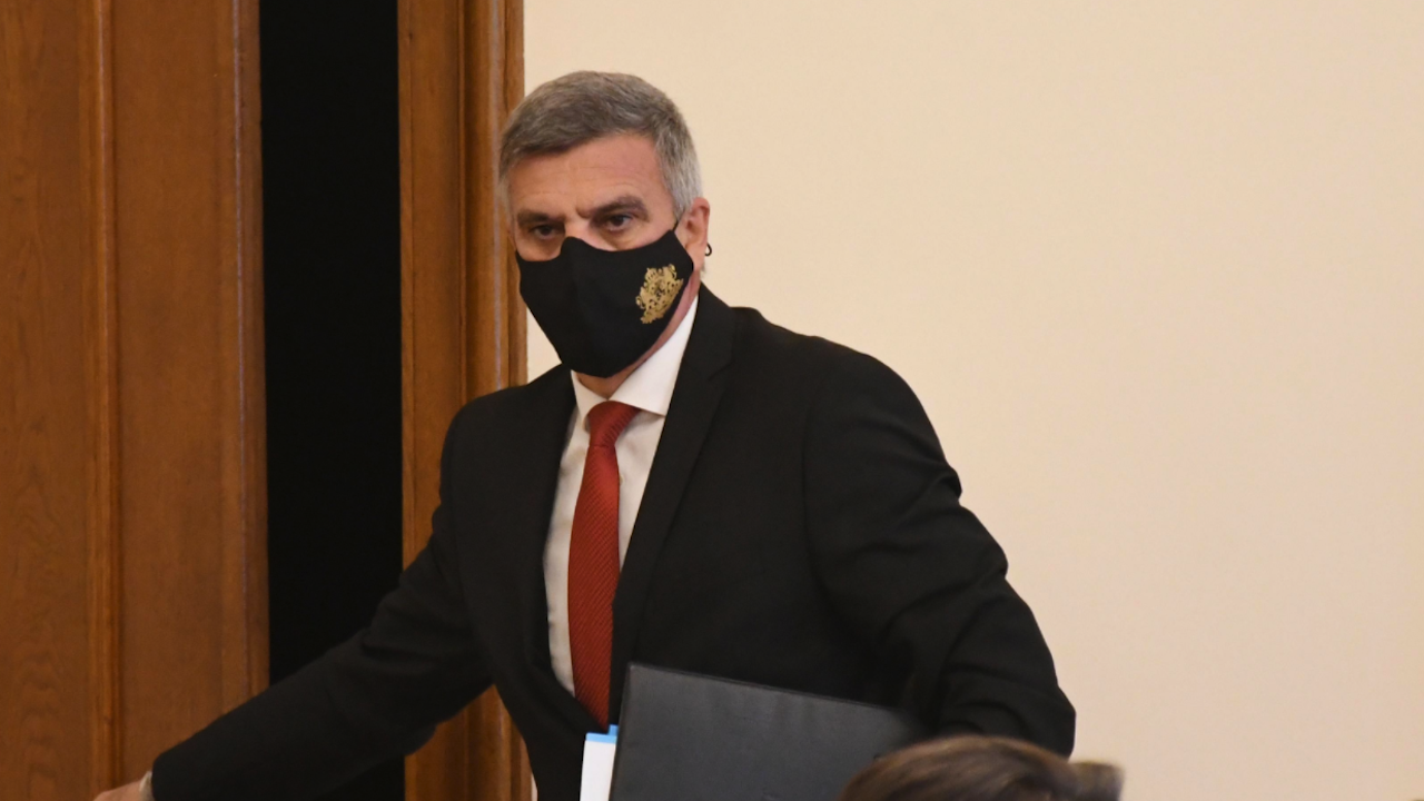 Премиерът Стефан Янев пътува към района на  инцидента с МиГ-29
