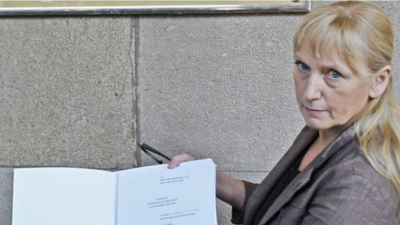 Ще напусне ли Елена Йончева БСП след разрива с Корнелия Нинова