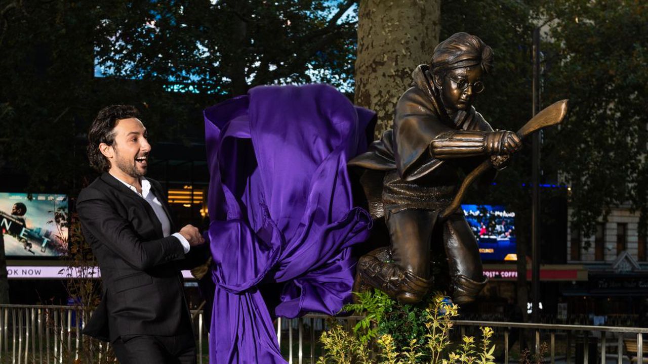 Хари Потър се появи на метла във Великобритания