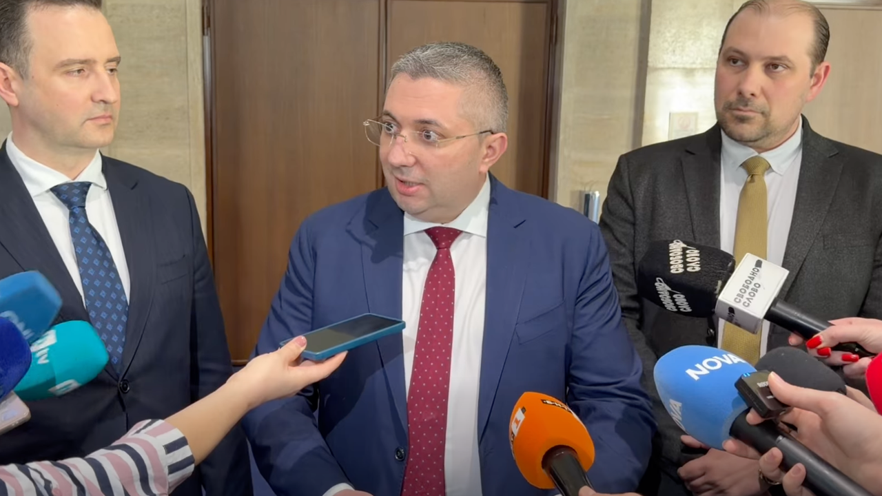 Да отговоря на премиера Гюров, ако не си говорят в