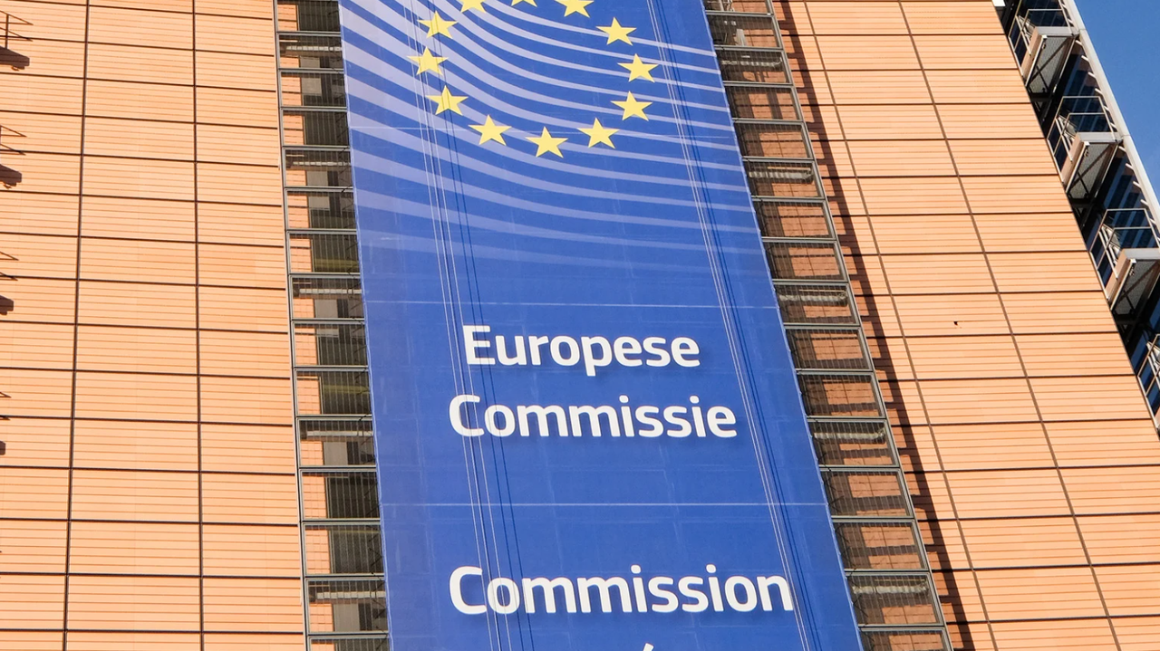 Европейската комисия представи на Съвета предложенията си за подписване и