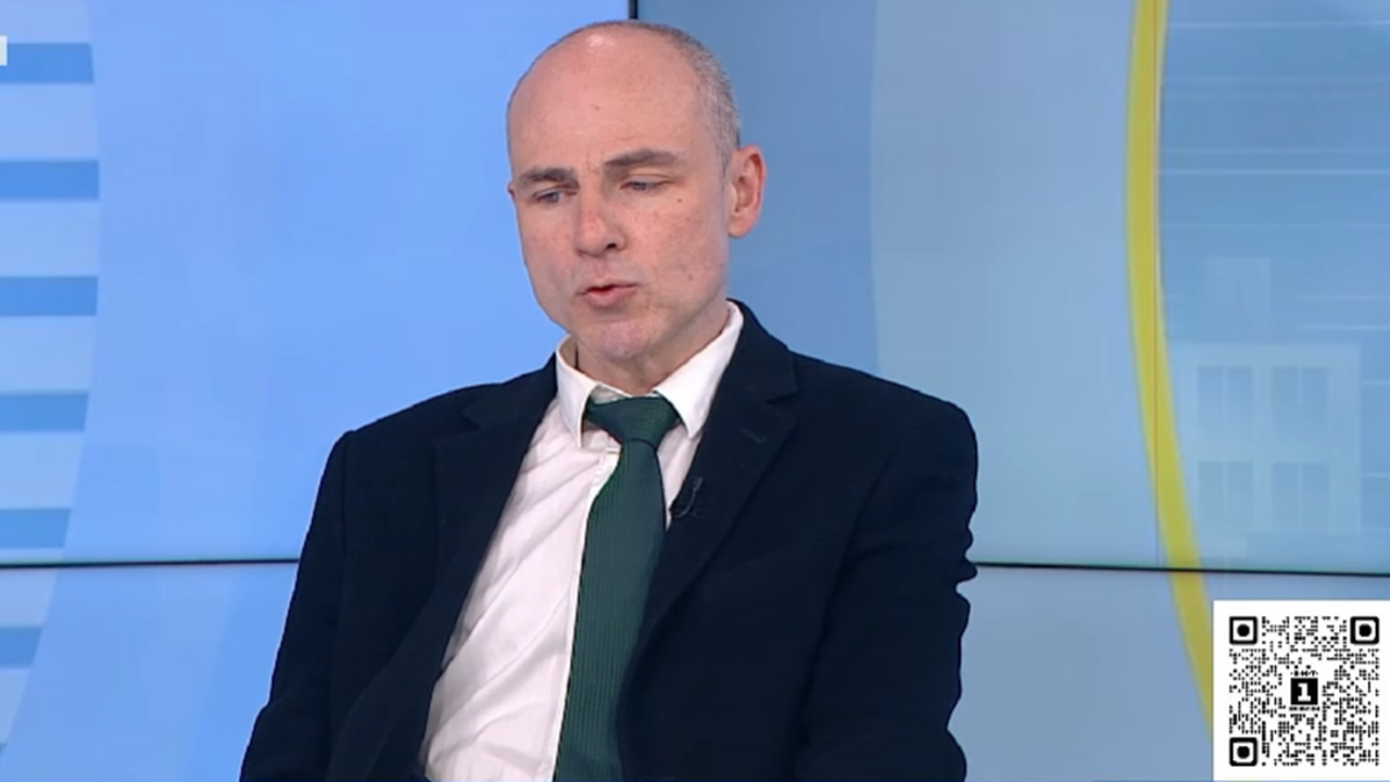 Доц. Петър Чолаков: Президентът постигна целта си - има мнозинство, което иска да се направи референдум за еврото