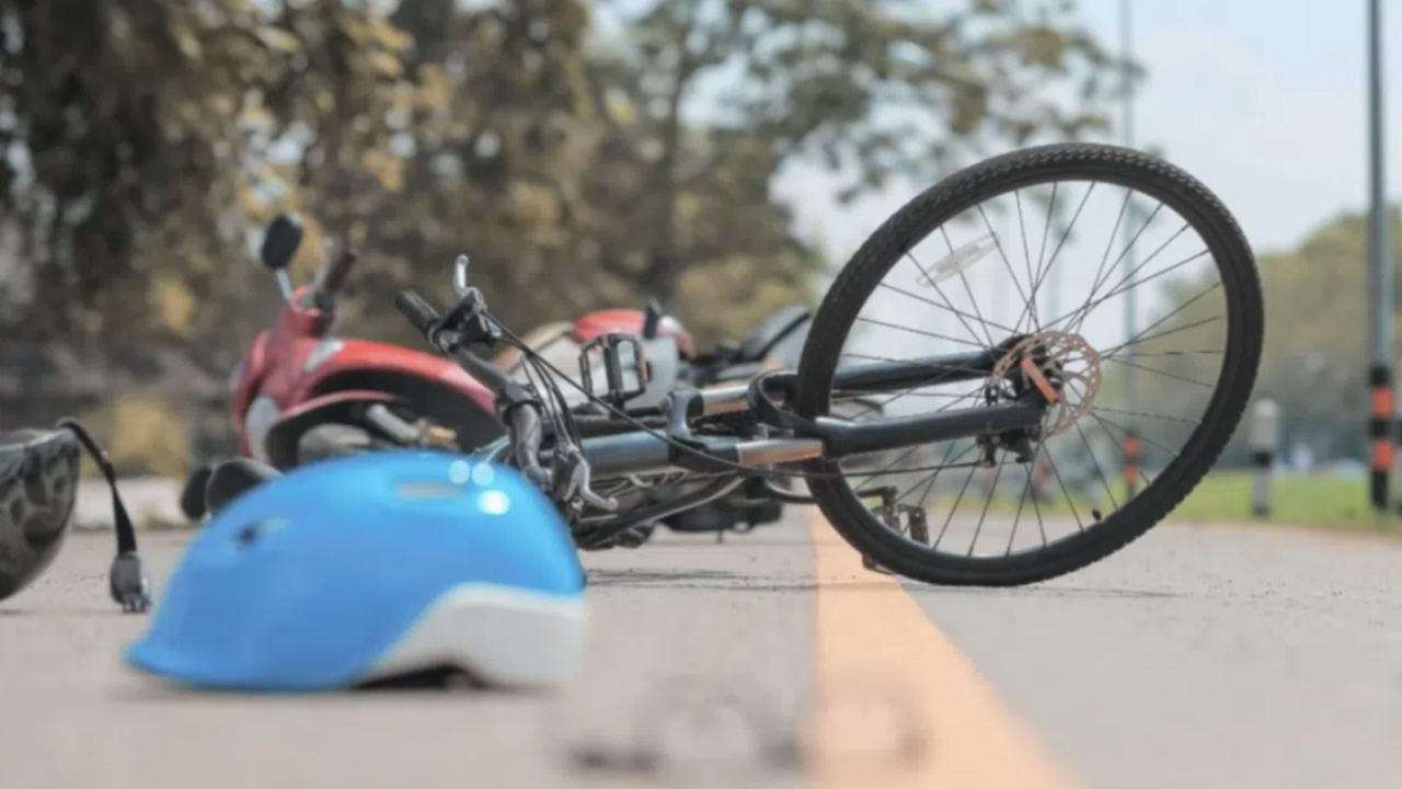 68-годишен шофьор блъсна 90-годишен велосипедист в Генерал Тошево, съобщиха от