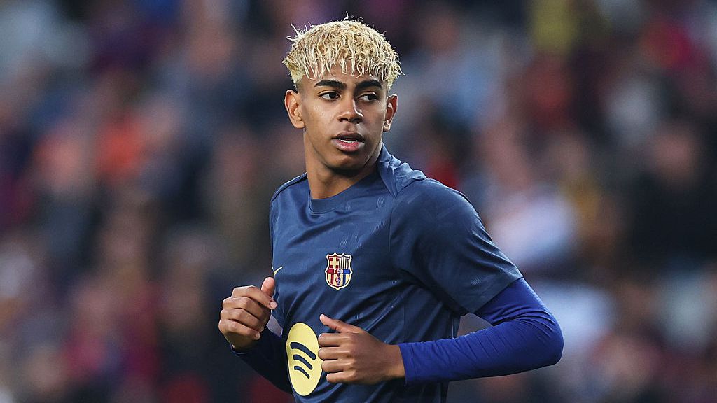 Младата звезда на испанския и световен футбол Ламин Ямал продължава