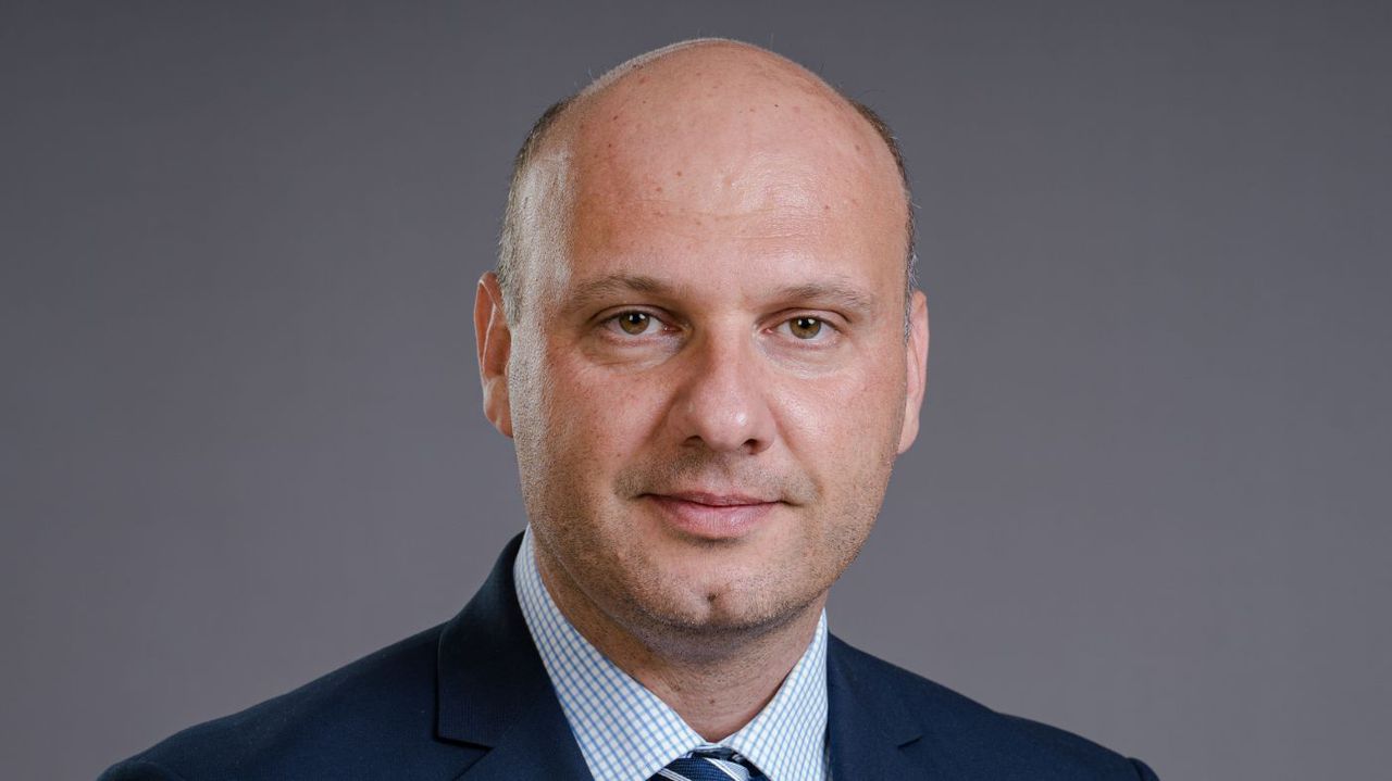 Емил Николов, доскорошен член на Продължаваме Промяната“ (ПП), обяви публично