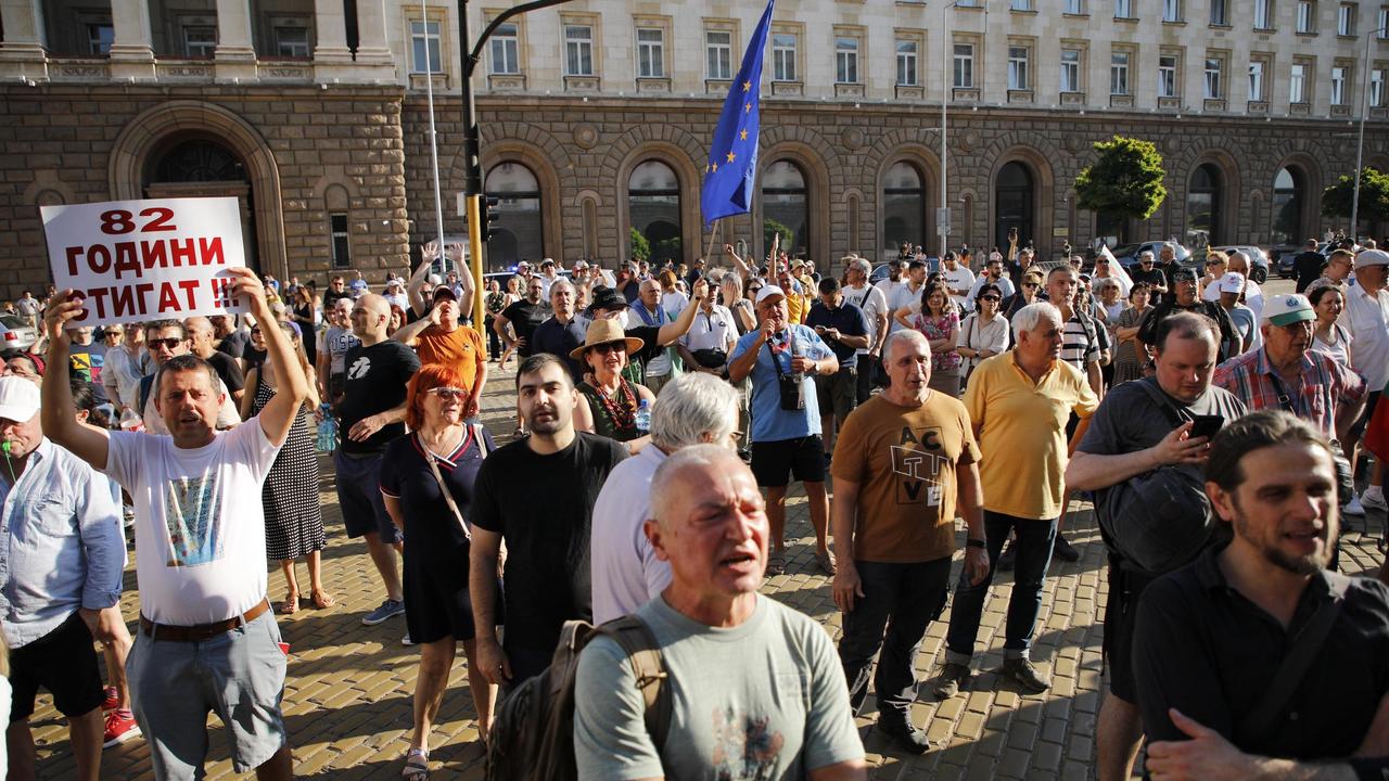 Пред Министерски съвет в София започна протест на недоволни граждани