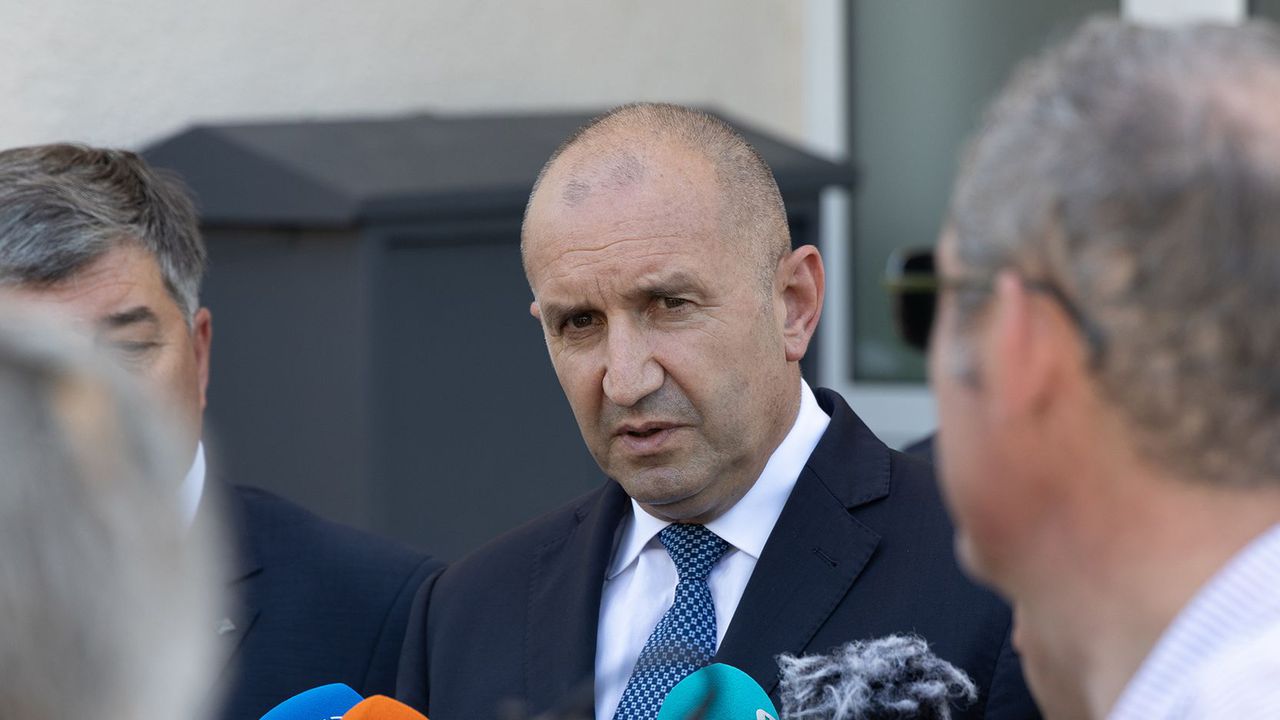 Радев определи решението на КС като победа на правото, настоя депутатите да внесат референдума му за еврото