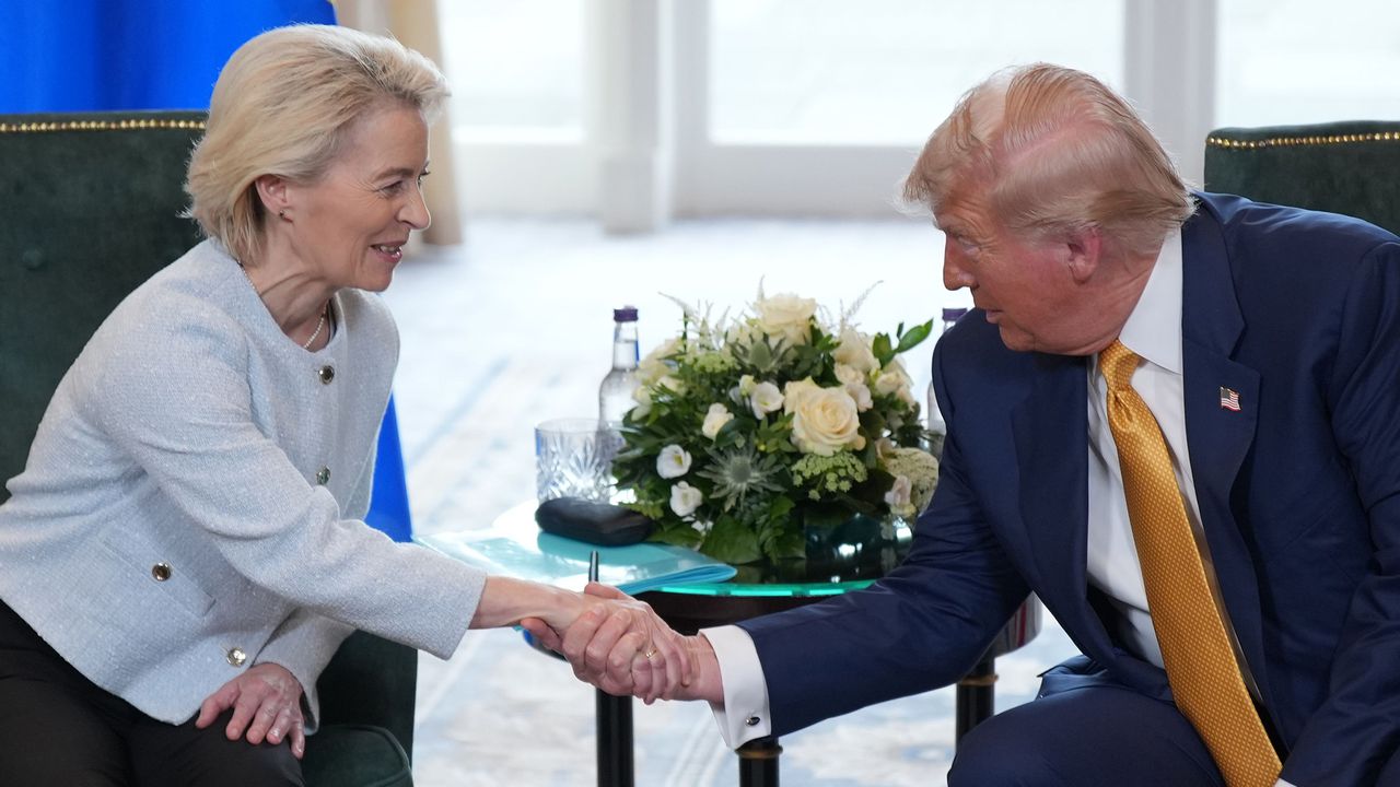 „Това е най-голямата сделка. По-голяма от всички други“: САЩ и ЕС се споразумяха за митата