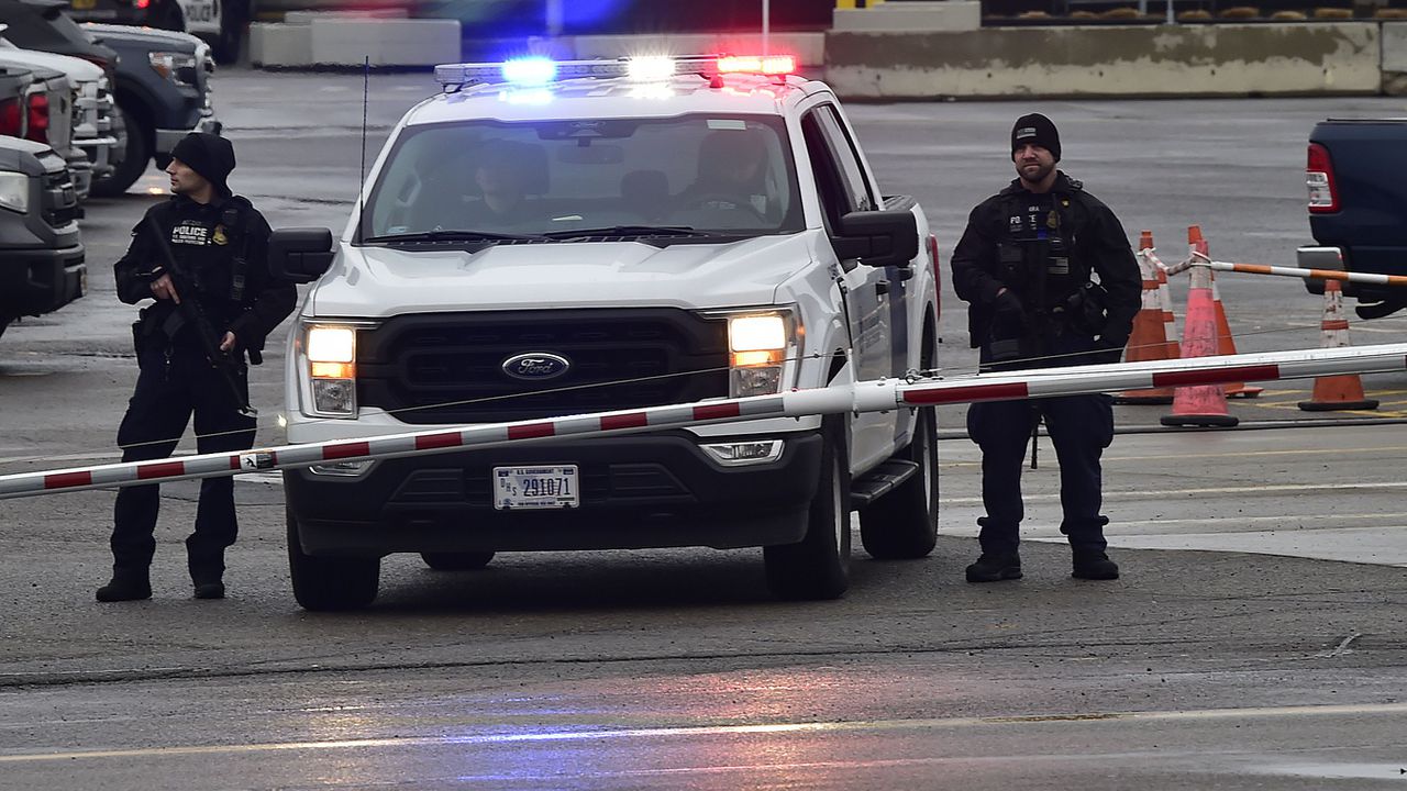 В Минеаполис е избухнала стрелба в католическо училище. По последни