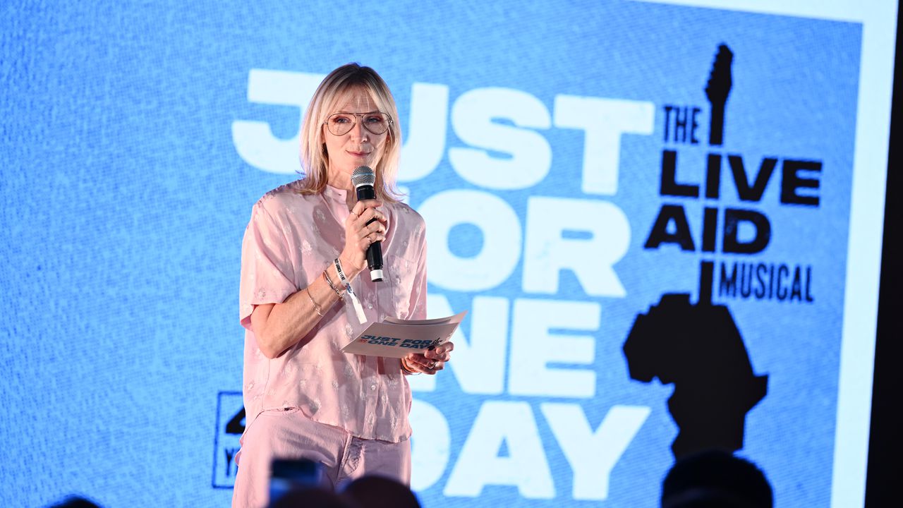 Водещата от BBC Radio 2 Джо Уайли е съкрушена, след