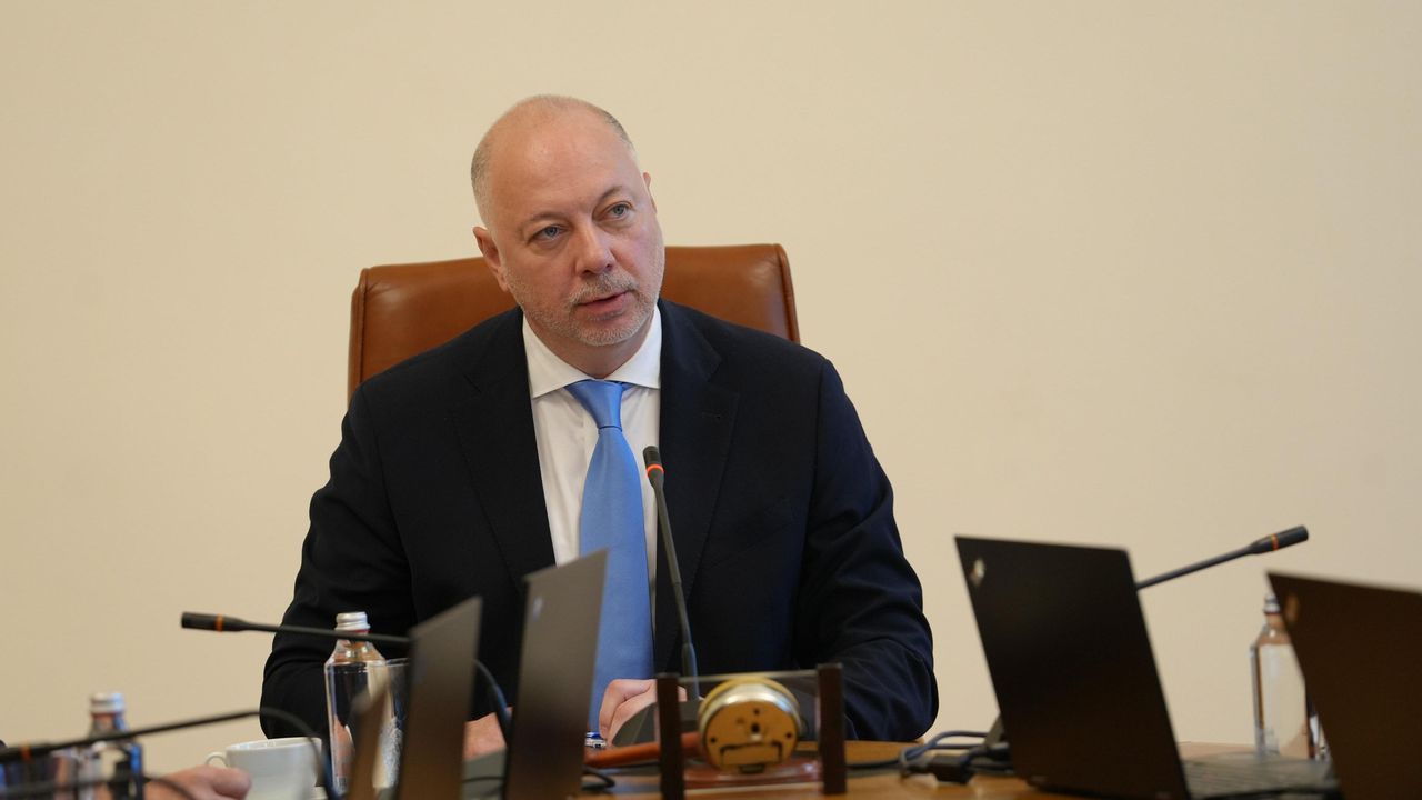 Желязков: Има график за справяне с водната криза в Плевен