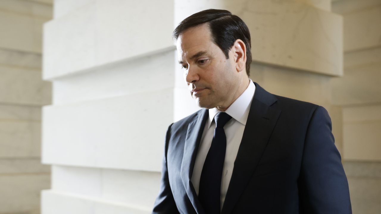 Израел съобщи, че в събота е атакувал член на групировката