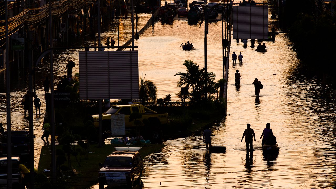 21 души са в неизвестност заради свлачища в същите райони,