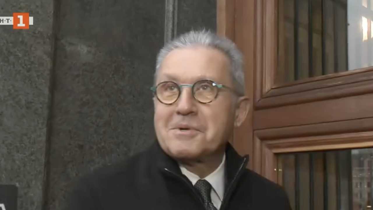 Йордан Цонев разкри колко часа вчера е стоял в сградата