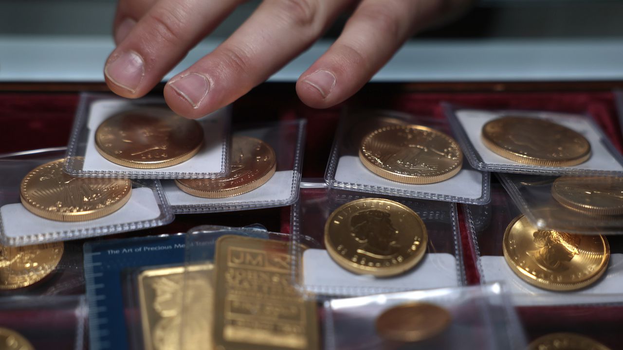 Златото постави нов рекорд, преминавайки прага от 5200 д. за