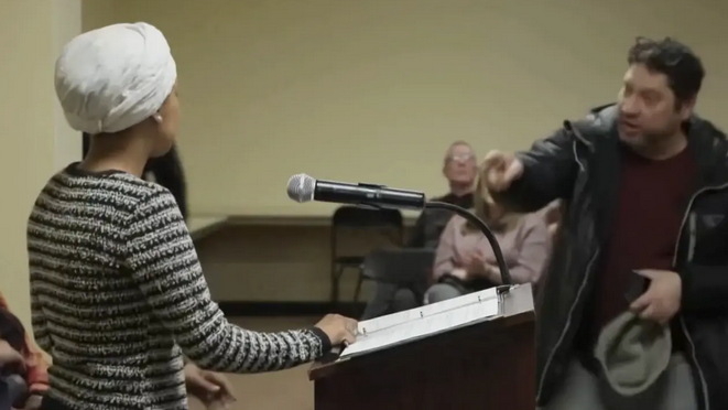 Омар, честа мишена на атаки от администрацията на Тръмп, говореше