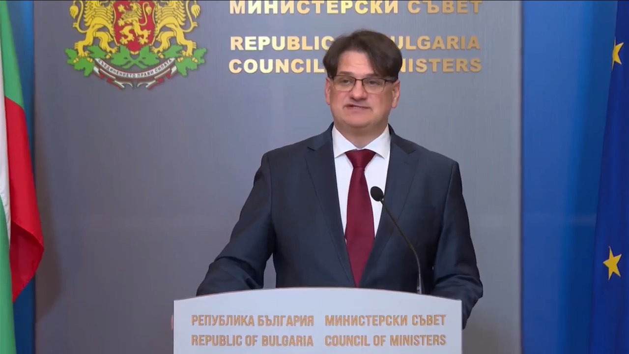 В отговор на въпрос той уточни, че с решението държавата