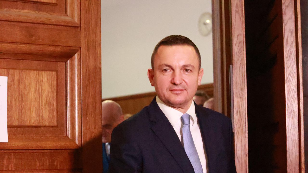 Има процесуални нарушения и трима от подсъдимите не могат да