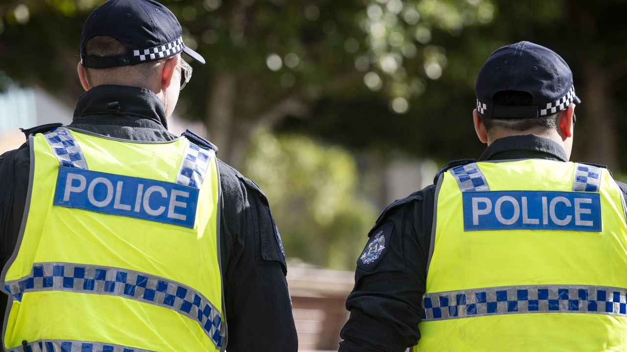 31-годишният мъж бе задържан на място и остава в ареста.