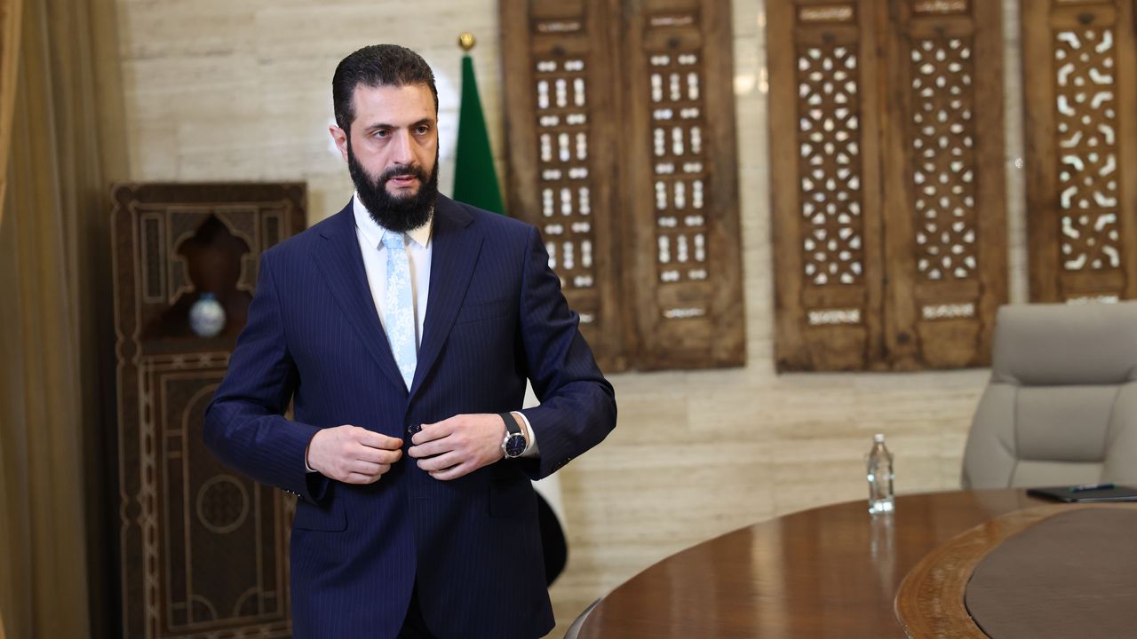 Преходният президент на Сирия Ахмед аш Шараа пристигна в Москва,