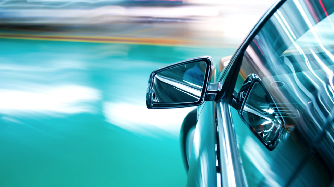 Шофьор лети с 240 км/час в София