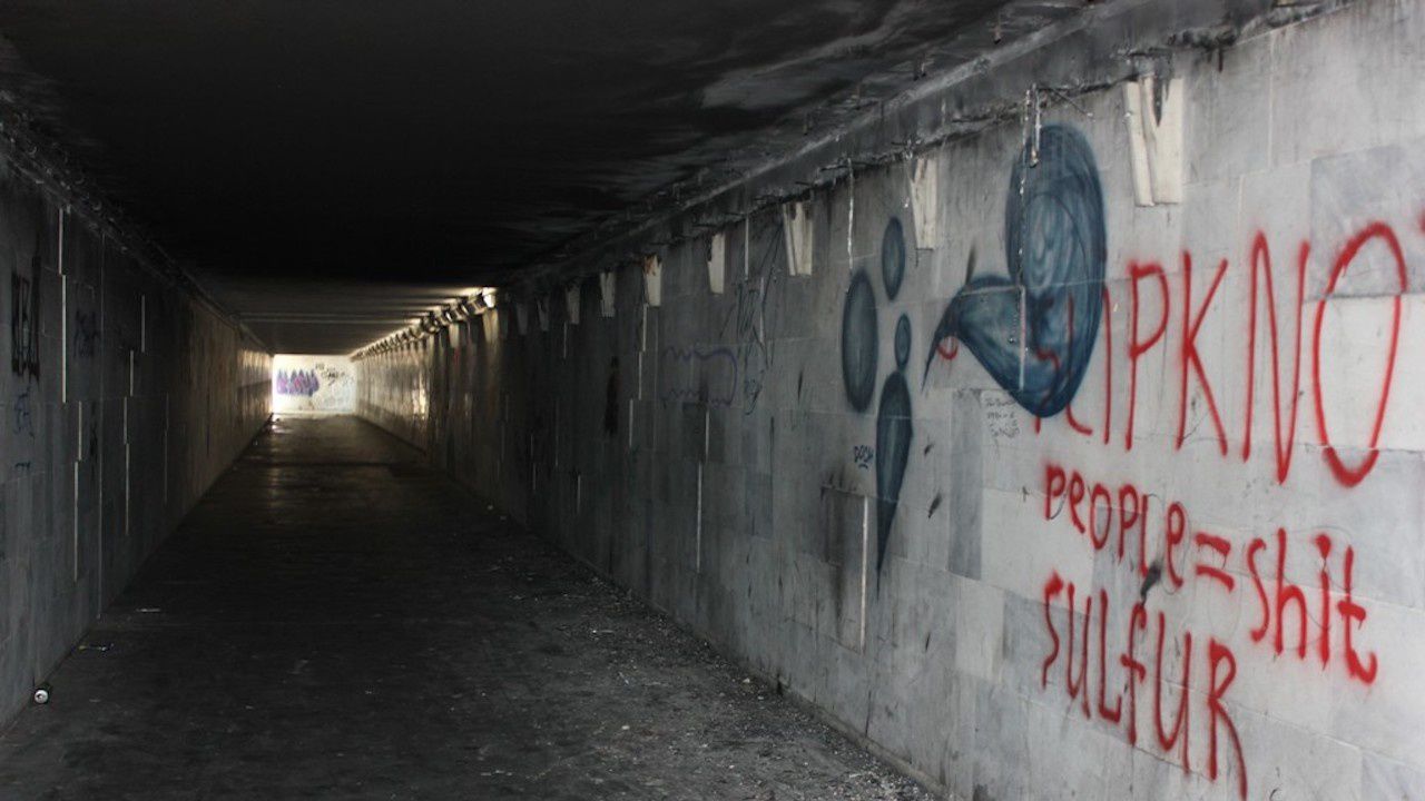 Пожар увреди осветлението в подлеза при жп гарата на Плевен