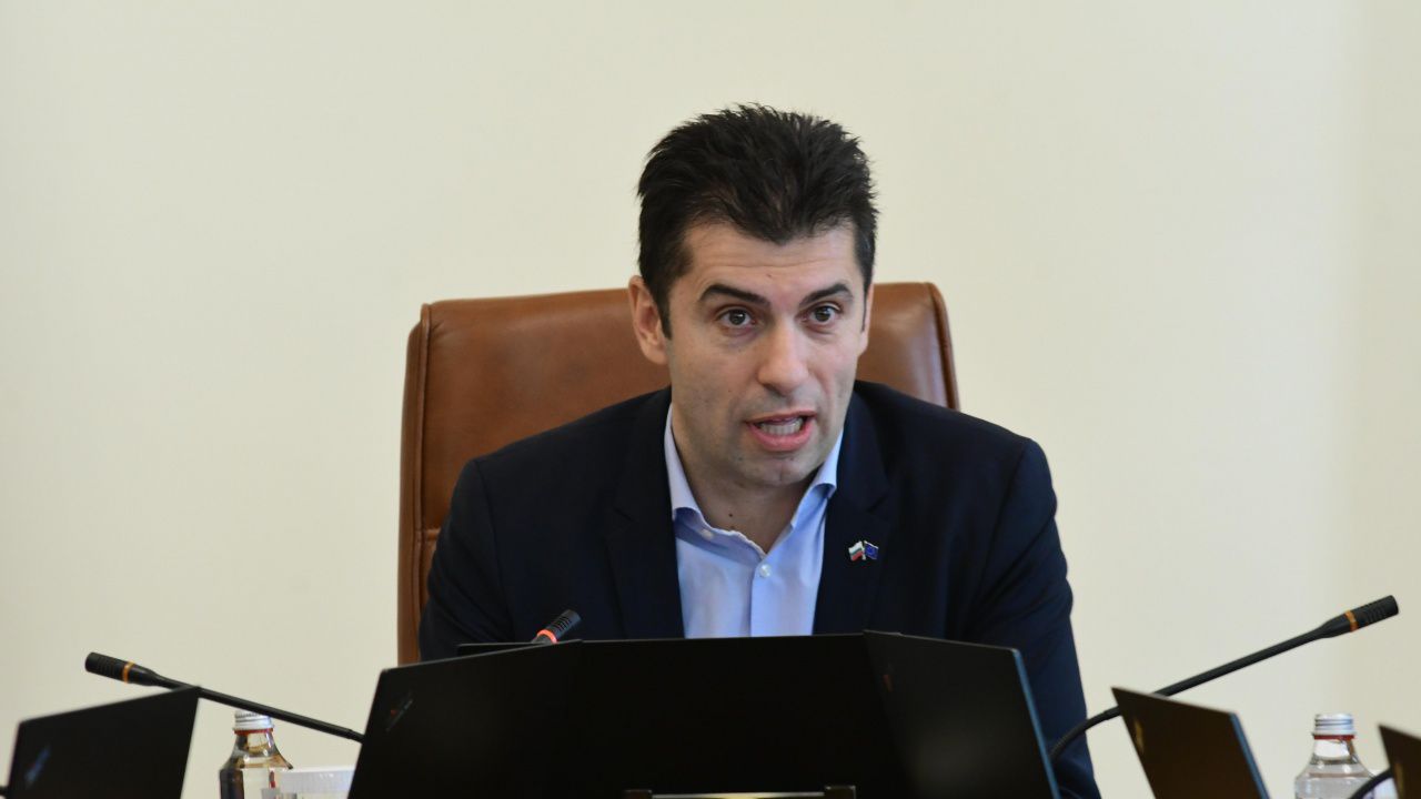 Кирил Петков ще посети Скопие