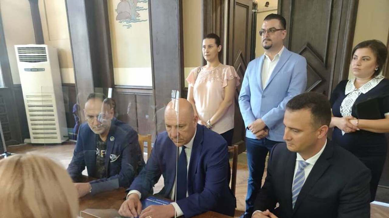 ГЕРБ-СДС регистрира листата си в Бургас