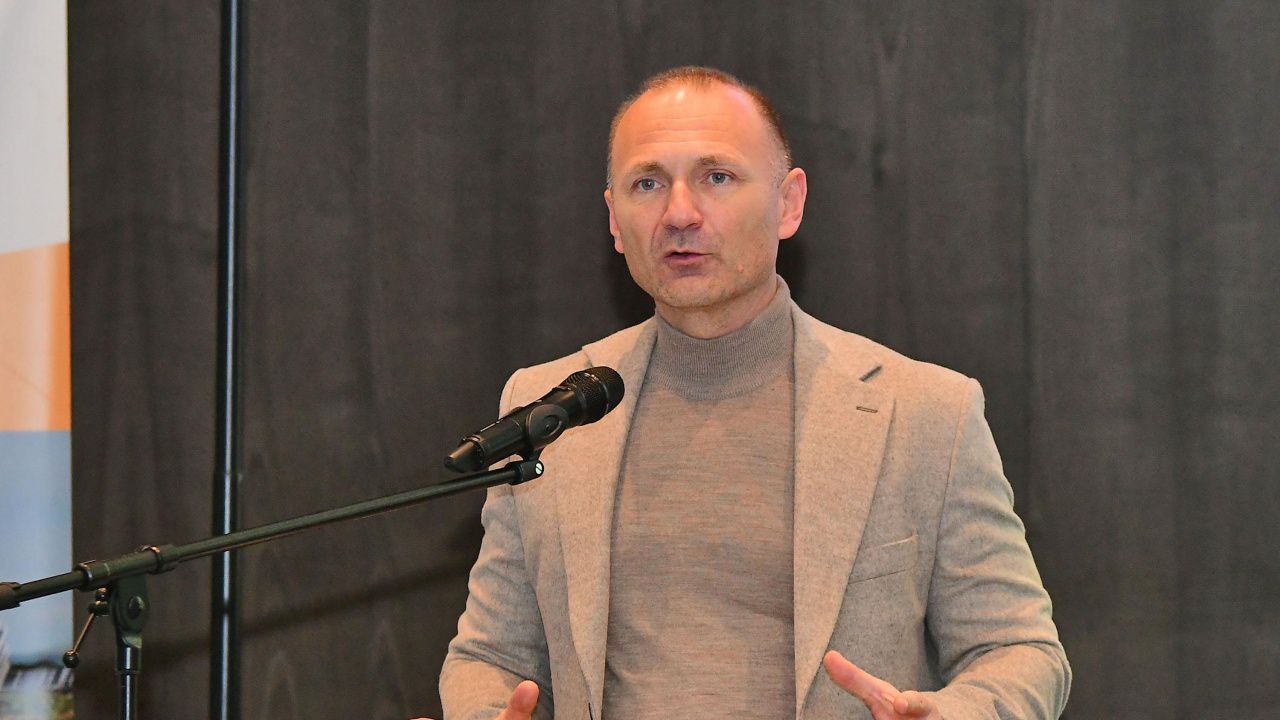 Министър Христов ще инспектира напредъка при изграждането на терминала за втечнен природен газ в Александруполис