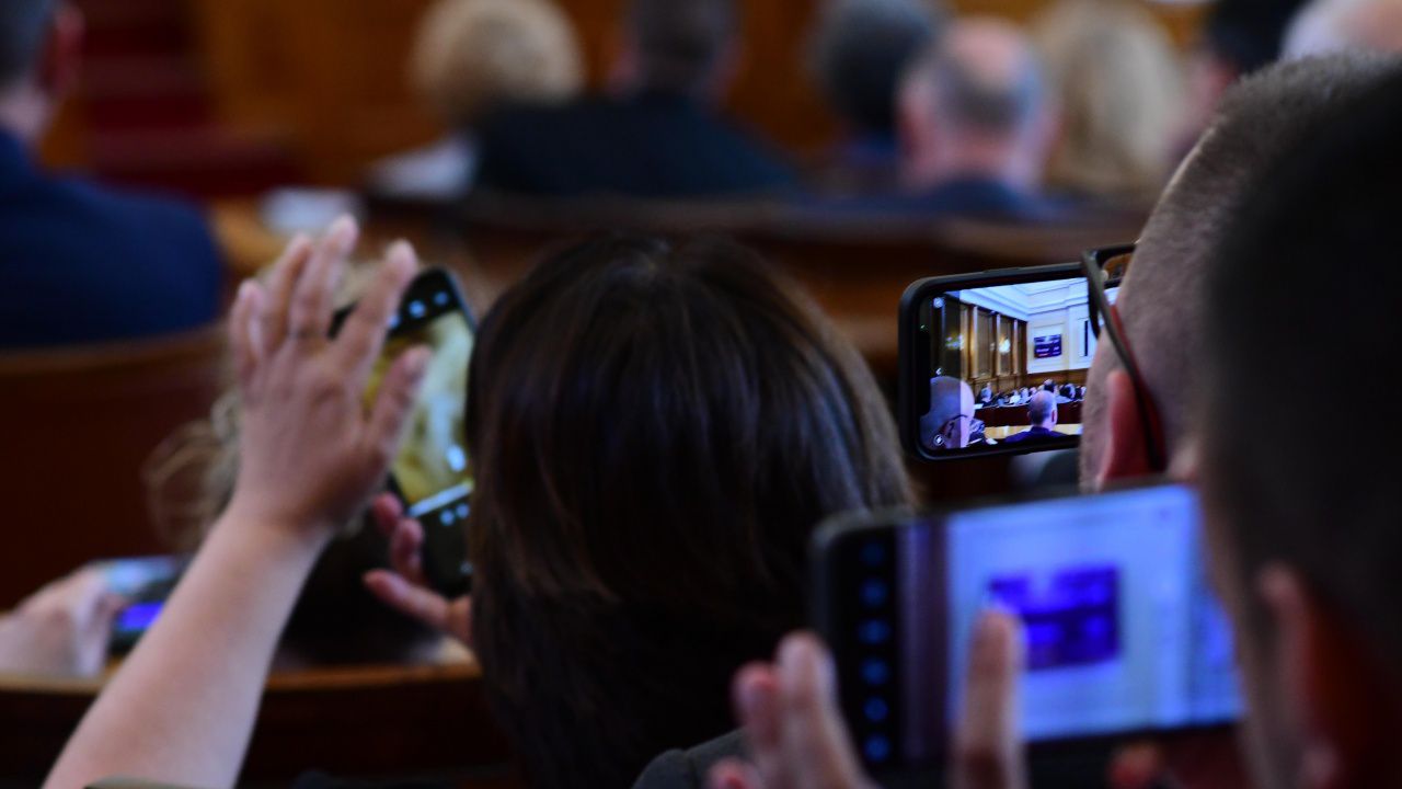 Удължиха работата на комисията, разследваща причините за спрения руски газ