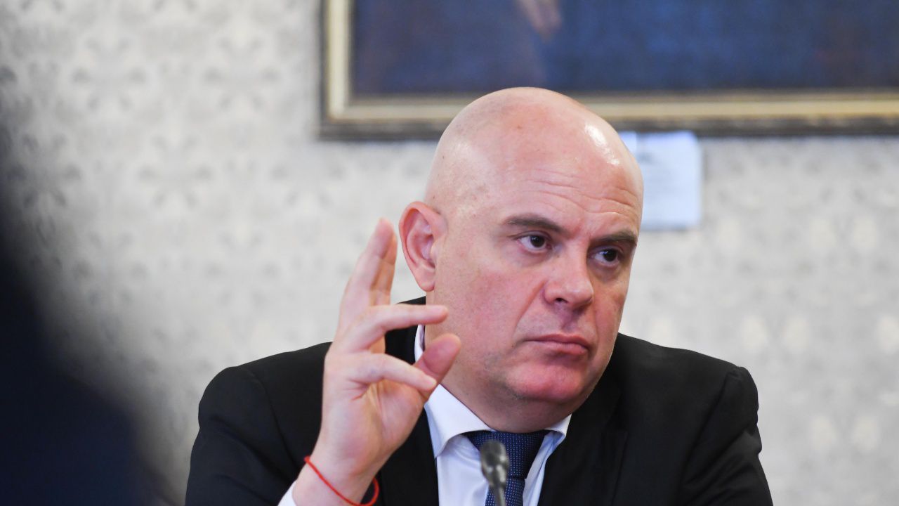 Гешев: Влизането в президентството остави в обществото впечатление за непремереност на действията