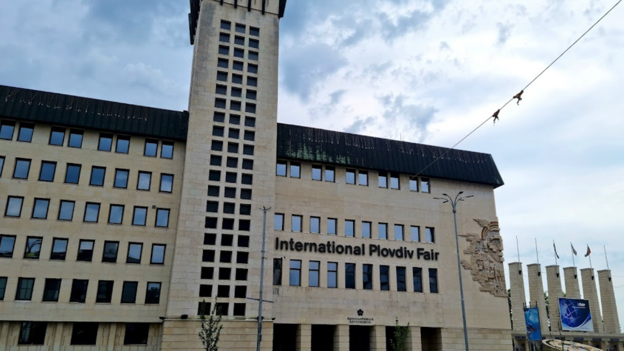 Адвокат: Решението на ВАС не решава спора за апорта на акциите на Панаира