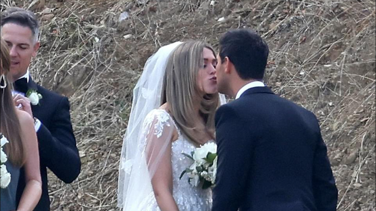 Звезда от "Здрач" се ожени