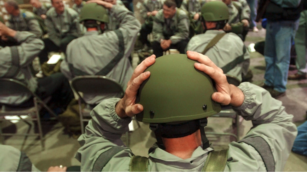 100% от личния състав на Сухопътните войски ще бъде оборудван с нови каски и бронежилетки