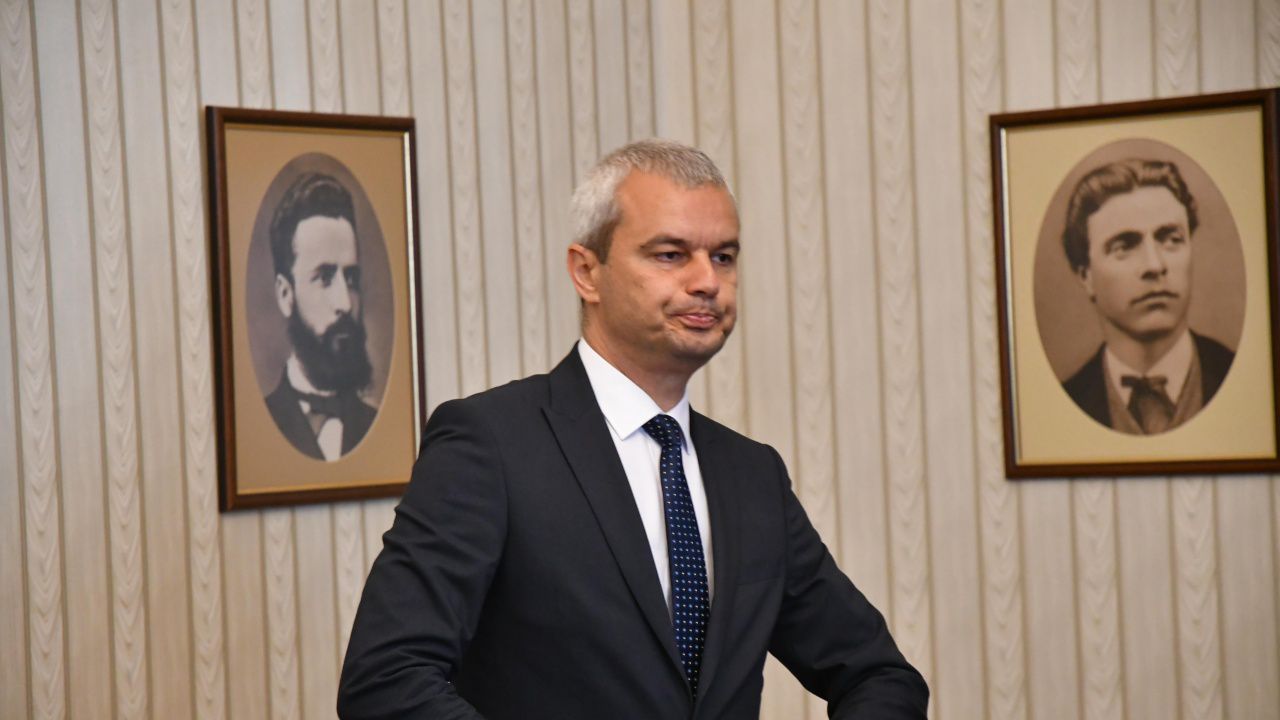 Костадин Костадинов (Възраждане): Дори да сформират кабинет, той ще е върху плаващи пясъци