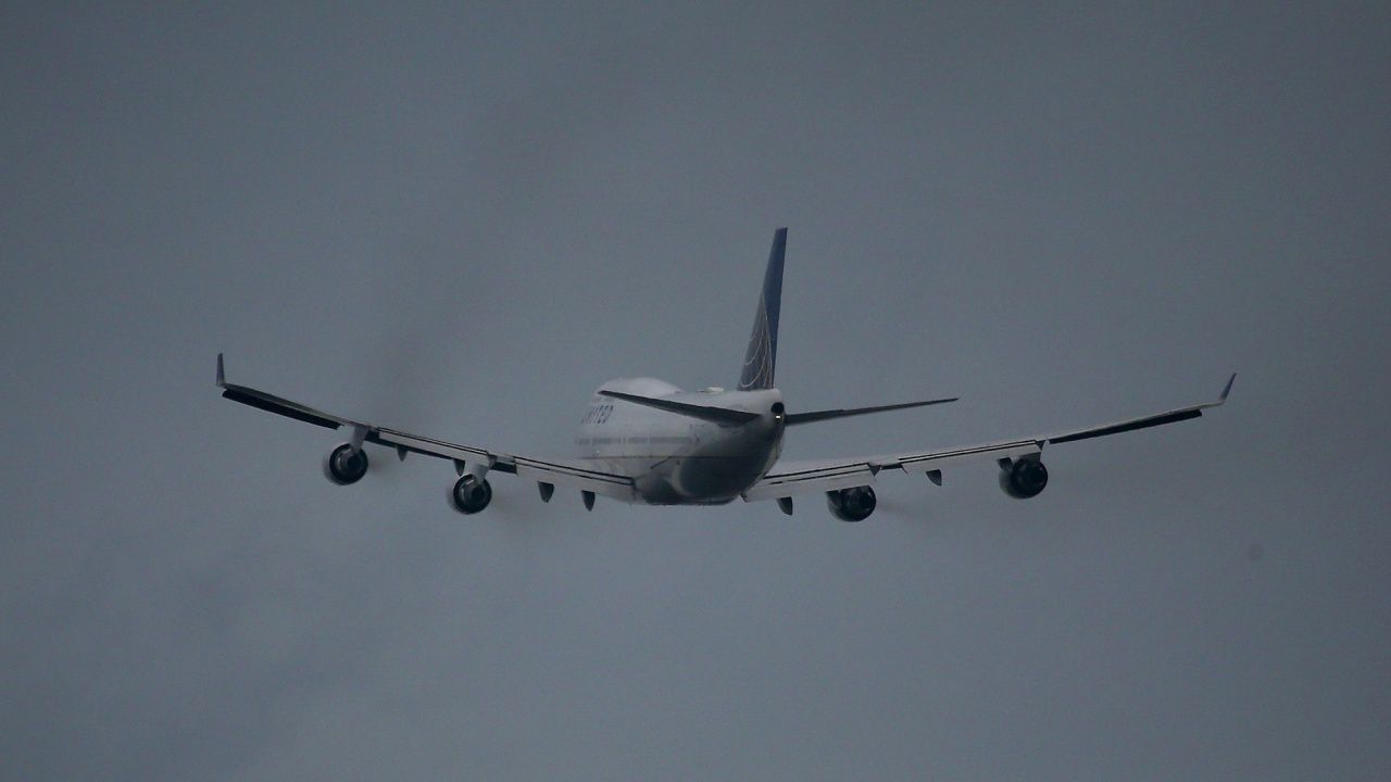 САЩ затвориха небето си за руски самолети и авиокомпании