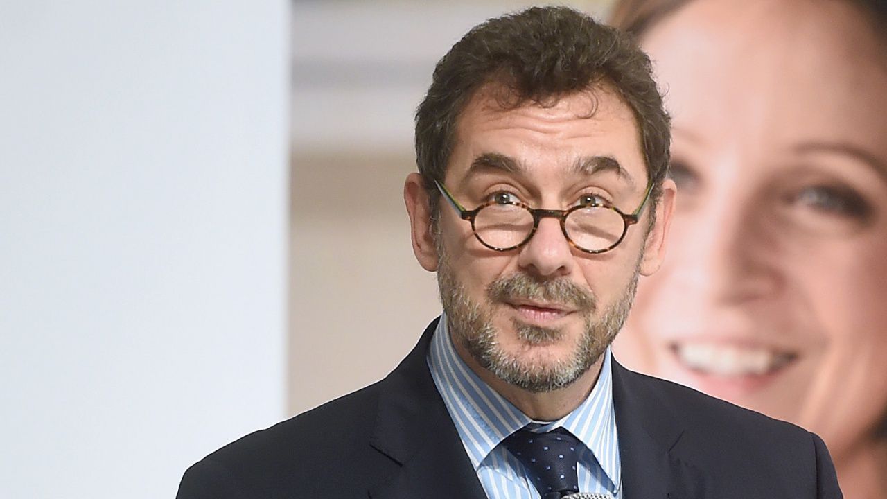 Изпълнителният директор на "Пфайзер" дари премията от 1 милион долара от наградата "Генезис" на Музея на Холокоста в Солун