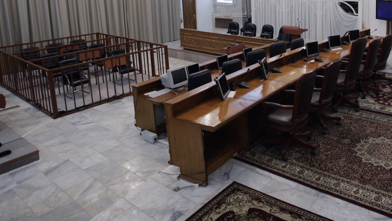 Предполагаем лидер на базирана в САЩ иранска опозиционна група беше изправен пред съда в Иран