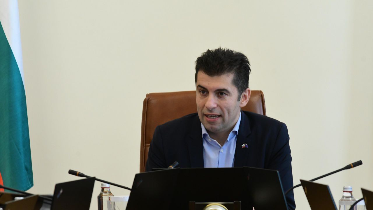 Кирил Петков разпредели функциите по координация на общата политика на правителството