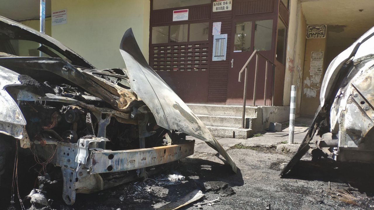 Междусъседски тормоз: Палежи на коли и заплахи