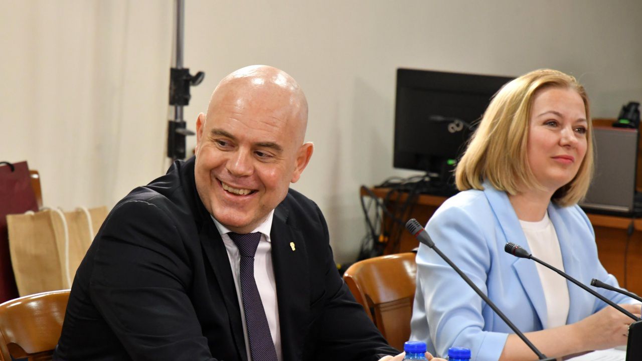 ВСС дебатира дали да острани главния прокурор предсрочно: Поредни остри реплики