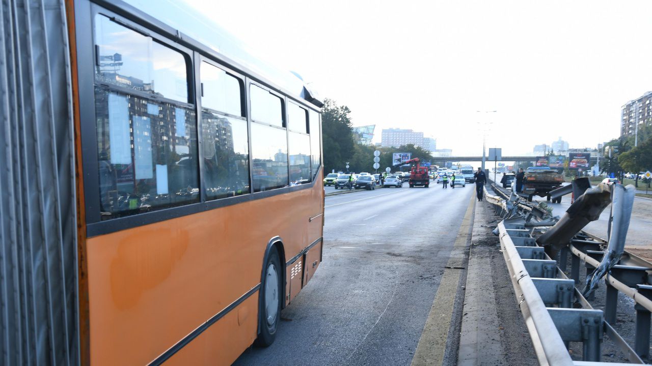 Стреляха по автобус в Пловдив