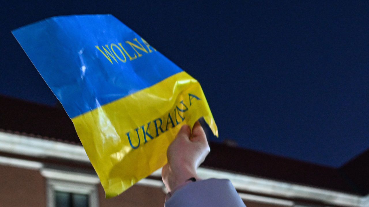 Събудиха руски дипломати в Полша с взривове и сирени