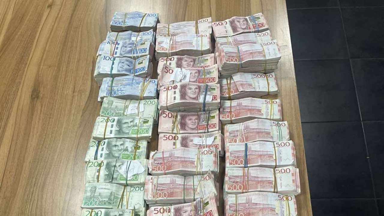 Недекларирана валута за над 635 000 лева е открита на "Капитан Андреево"