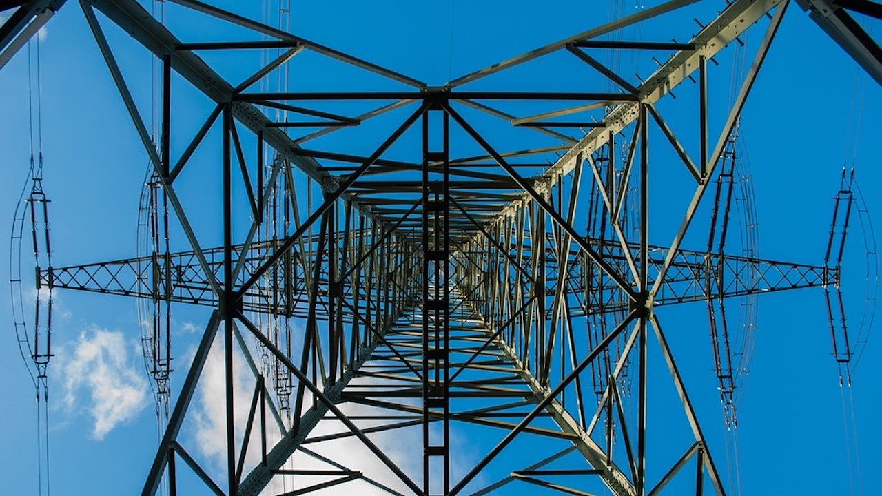 Франция симулира регионално спиране на електрозахранването утре