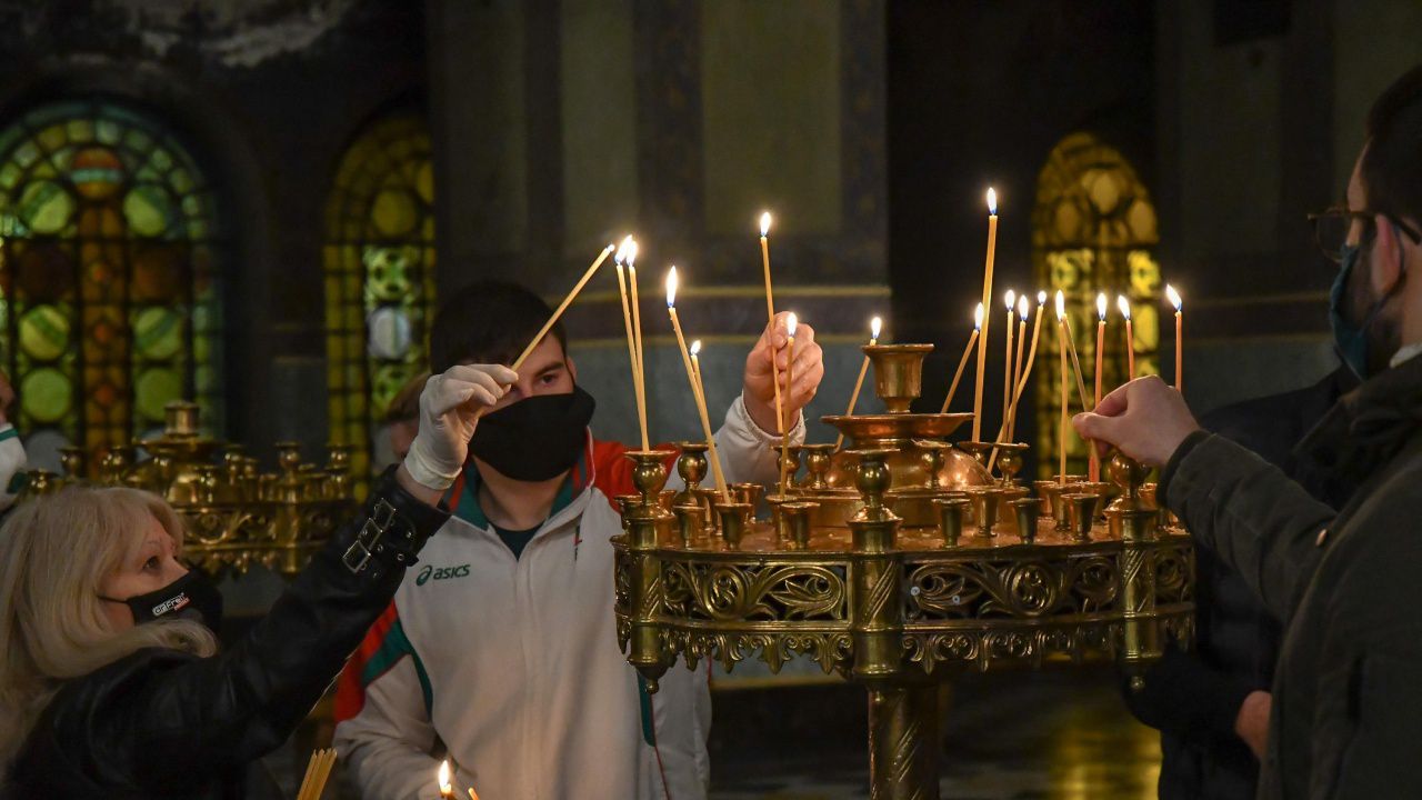 Църковните свещи поскъпват двойно