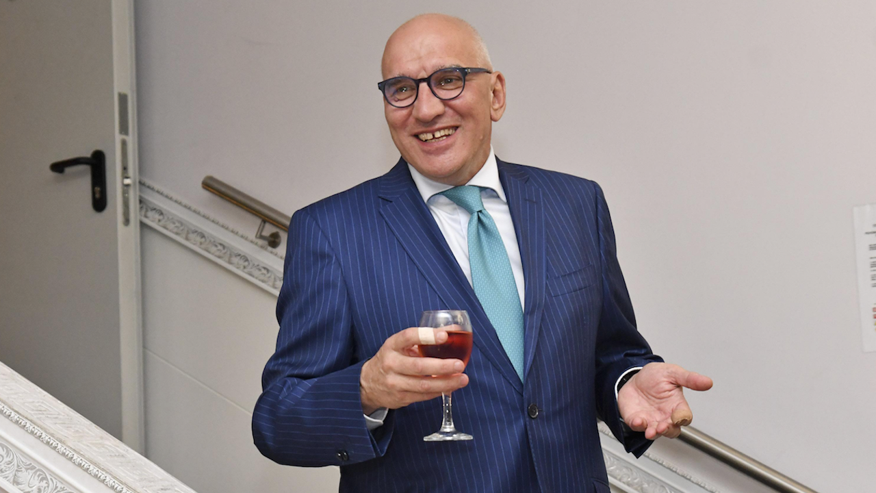 Левон Хампарцумян: Икономическа криза в момента технически няма