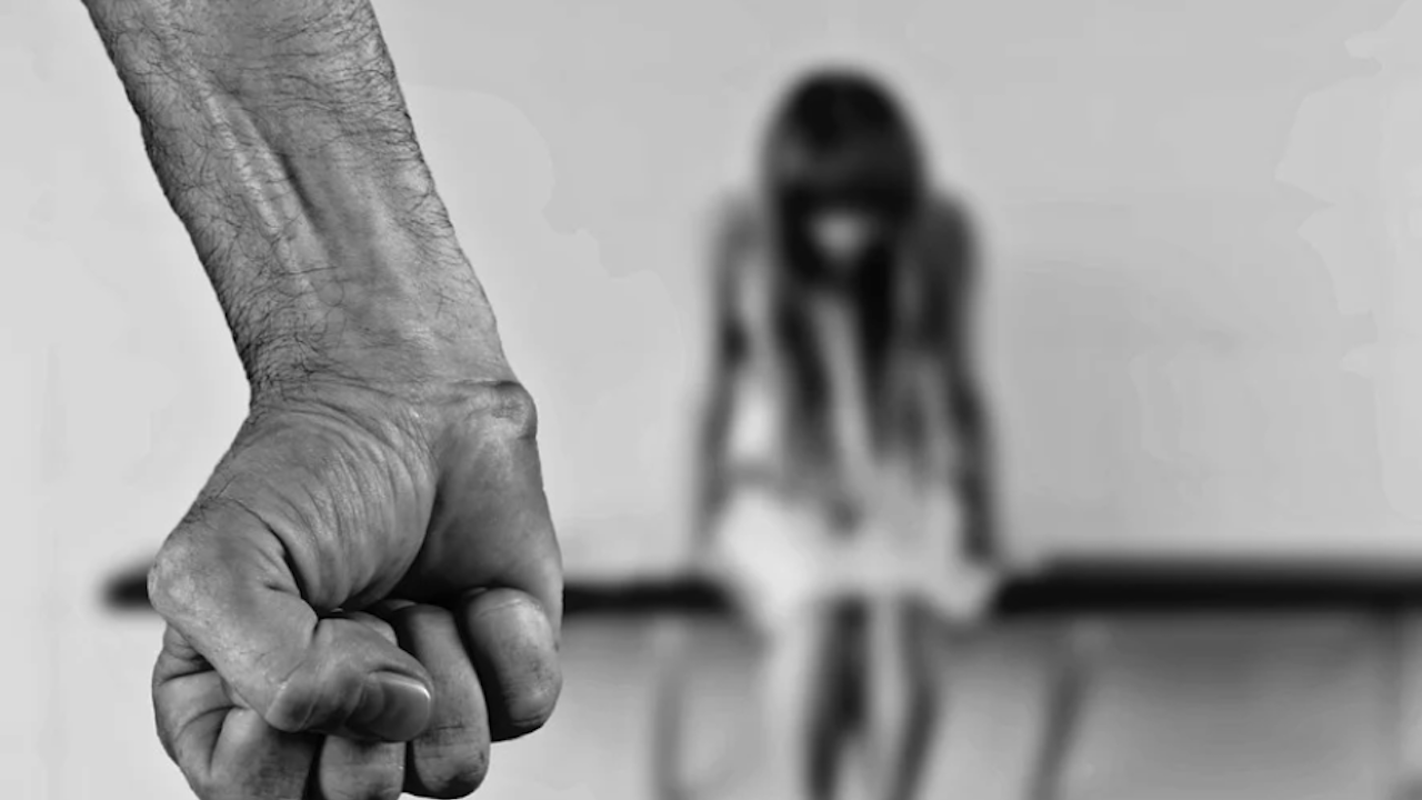 Роднина изнасили непълнолетна, преби я жестоко и я запали