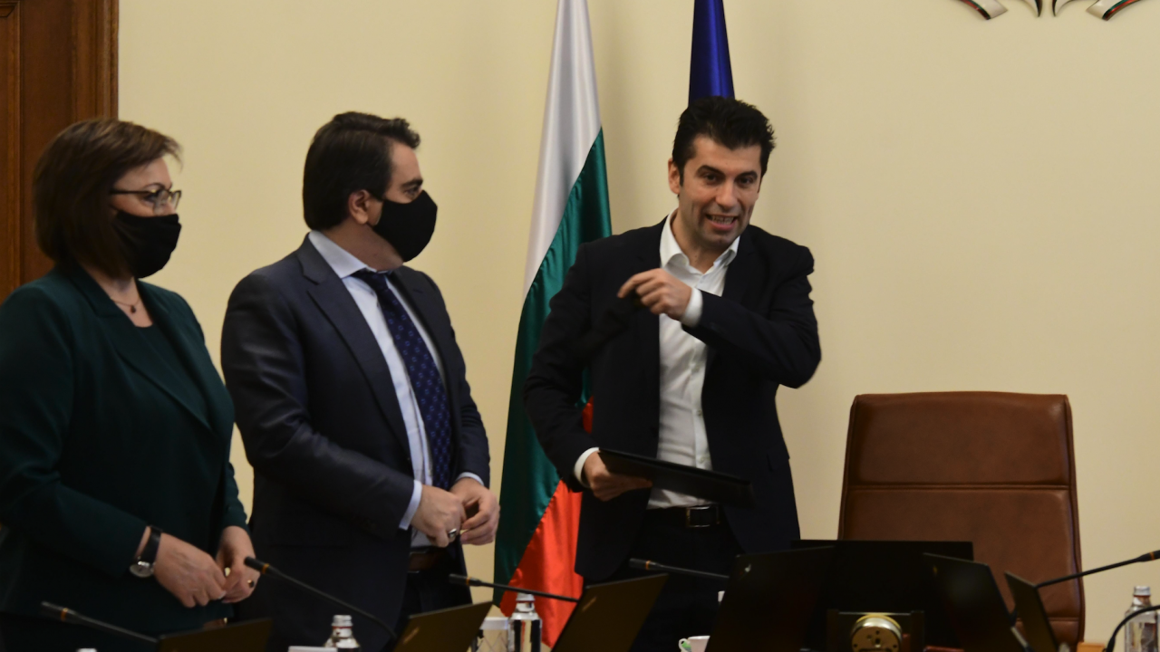 Вижте какви решения ще взима кабинетът "Петков" утре