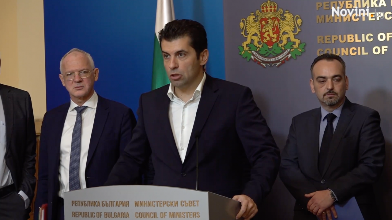 Правителството ще компенсира високите цени на тока: 80% от повишението на цената над 200 лв. ще е без таван